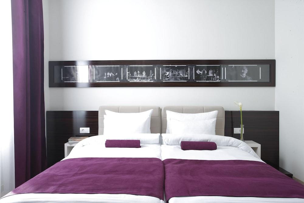 Hotel Theater Belgrade Garni Exterior photo