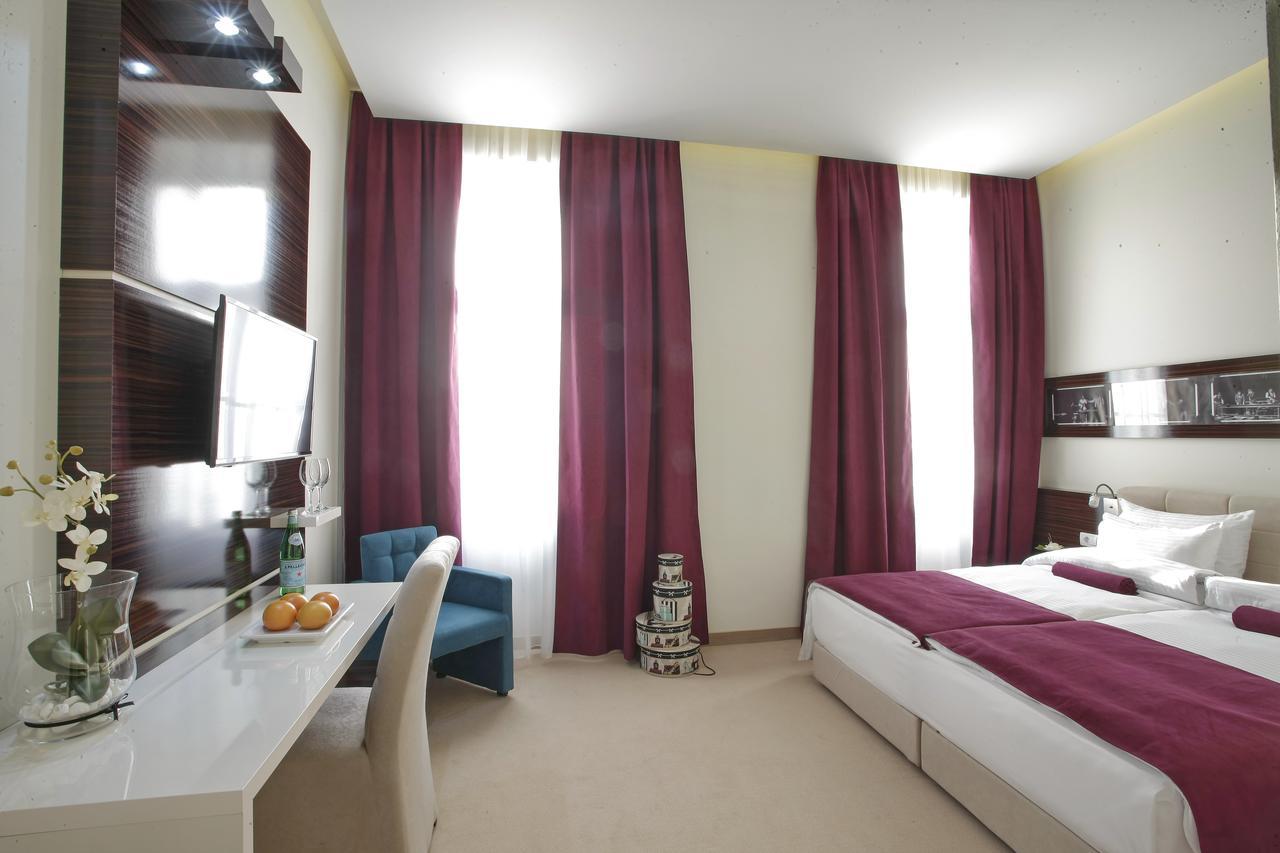 Hotel Theater Belgrade Garni Exterior photo