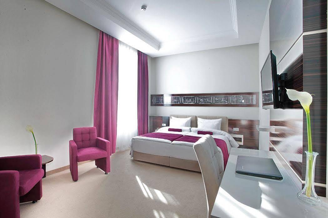 Hotel Theater Belgrade Garni Exterior photo